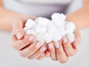 Da li šećer „hrani“ rak? Ruski onkolog razotkriva da li je to istina ili mit